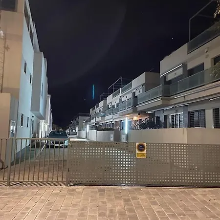 Modern 250m From The Sea With Parking Space Behind Gate アパート ピラール・デ・ラ・オラダダ