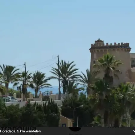 Modern Ground Floor Flat Within Walking Distance To The Sea. Apartment *
