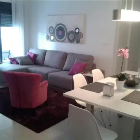 Modern Ground Floor Flat Within Walking Distance To The Sea. Apartment Pilar de la Horadada